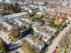 Villa Regensburger Westen-40 - Besser als eine Penthouse Wohnung! Große Dachterrasse, schöner Garten, hohe Räume und 5x TG-Plätze!