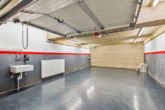 Villa Regensburger Westen-44 - Besser als eine Penthouse Wohnung! Große Dachterrasse, schöner Garten, hohe Räume und 5x TG-Plätze!