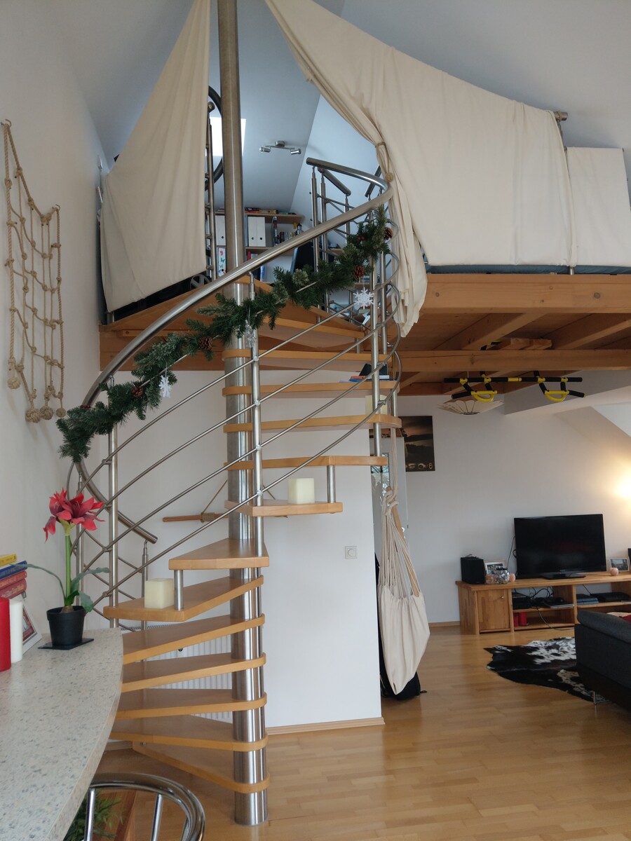 Treppe zur Galerie