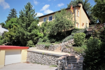 Ein Schloß, die Natur und Ihr Eigenheim! Einfamilienhaus mit Weitblick!, 93336 Altmannstein-Hexenagger, Einfamilienhaus
