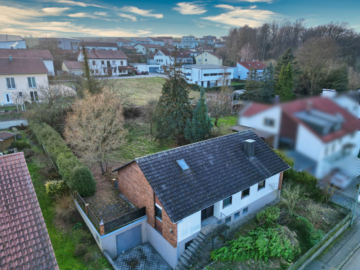 Großes Grundstück mit Altbestand für Ihre Baupläne, 93197 Zeitlarn, Einfamilienhaus