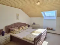 Schlafzimmer DG
