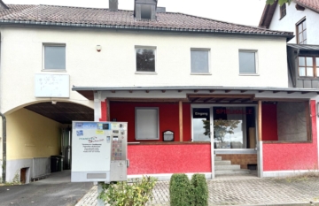 Wohnen & Arbeiten unter einem Dach  Vielseitiges Wohn- und Geschäftshaus in Wiesau, 95676 Wiesau, Gastronomie und Wohnung