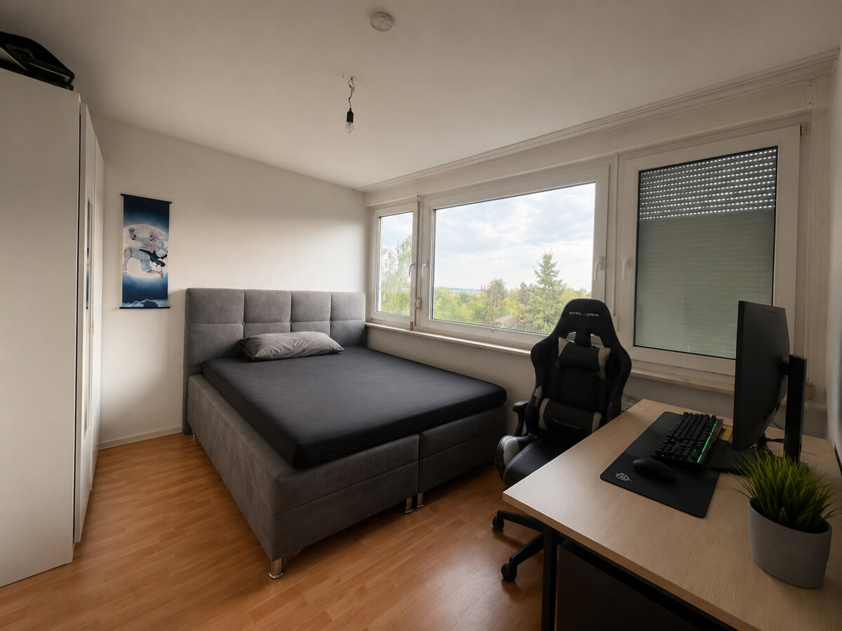 Schlafzimmer 1