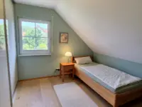 Kind 2 mit Einbauschrank