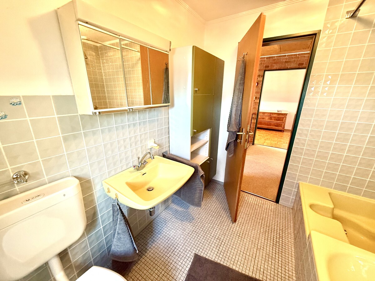 In Ihrem Badezimmer gen Diele & Kinderzimmer