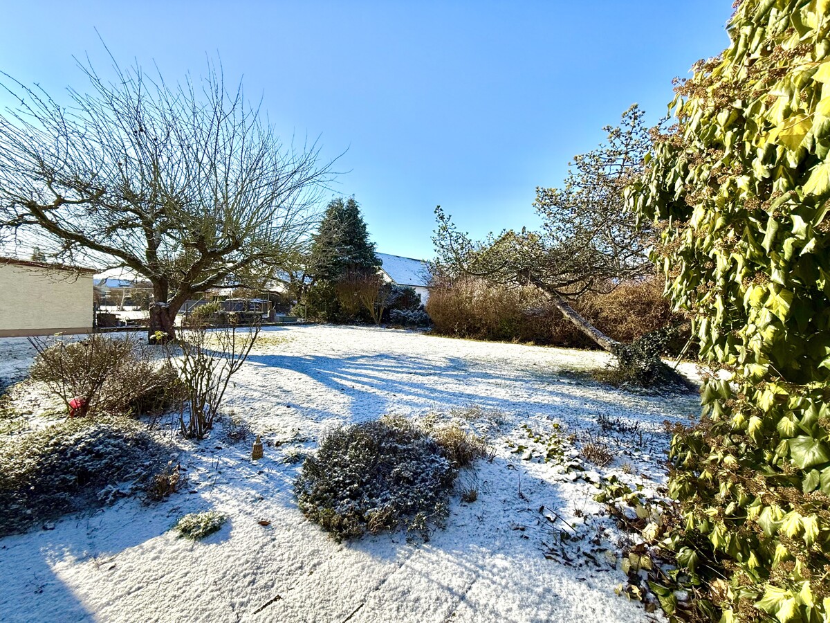 Ihr Garten von Ihrer Terrasse gen Süd-Westen