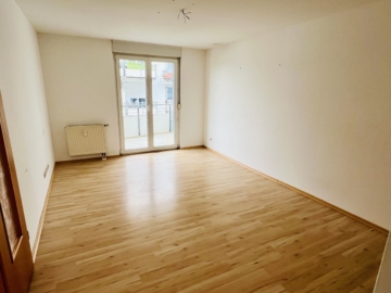 Frei und sofort verfügbare 2 Zimmer Wohnung mit TG-Stellplatz, 93077 Bad Abbach, Etagenwohnung