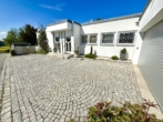 Ihr Bungalow mit Doppelgarage von Osten - Zeitlos am Zeitlberg!