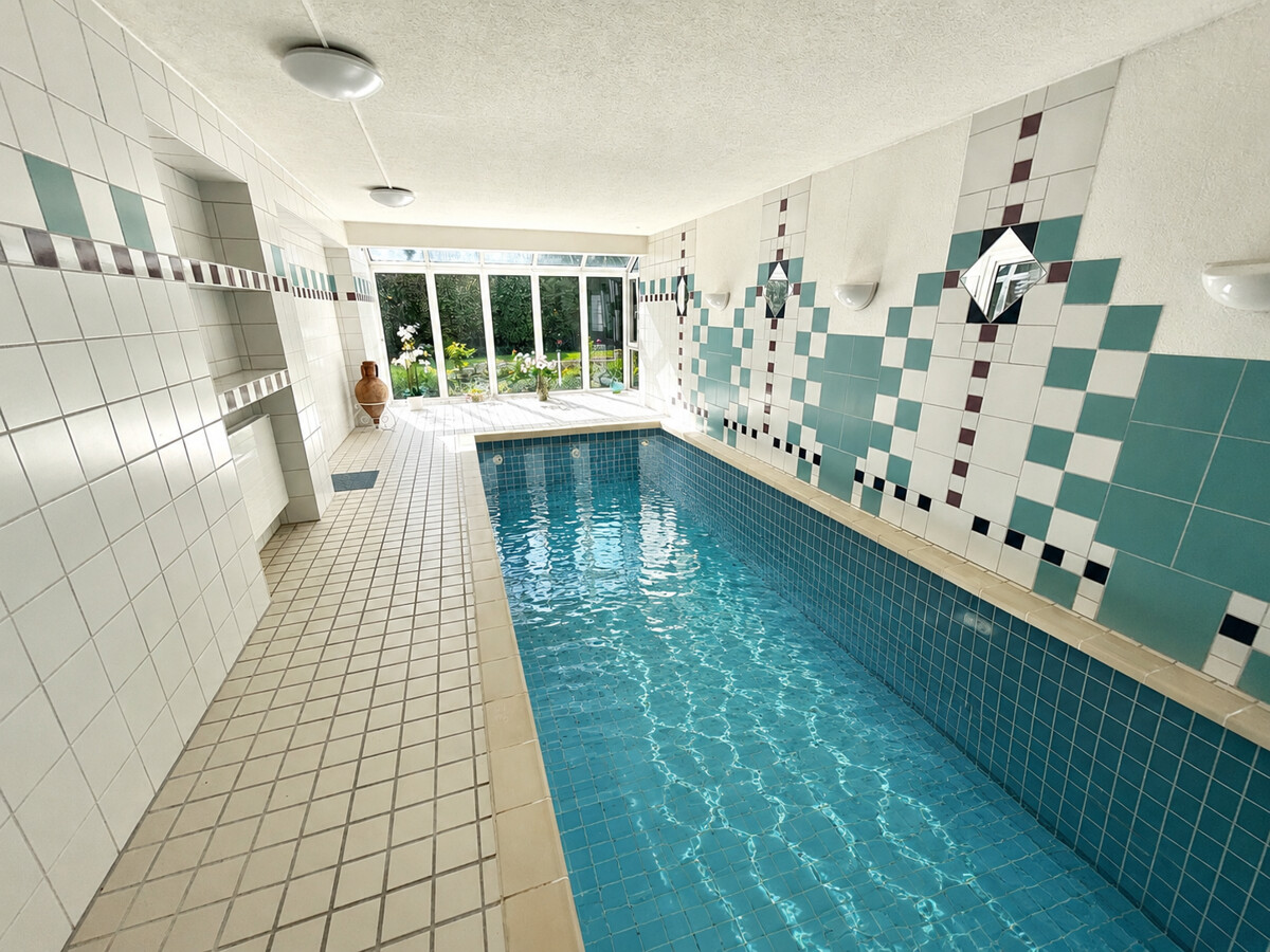 Ihr Schwimmbad auf Gartenebene