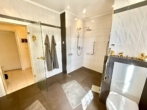 Ihr Badezimmer mit Dusche gen Diele - Zeitlos am Zeitlberg!