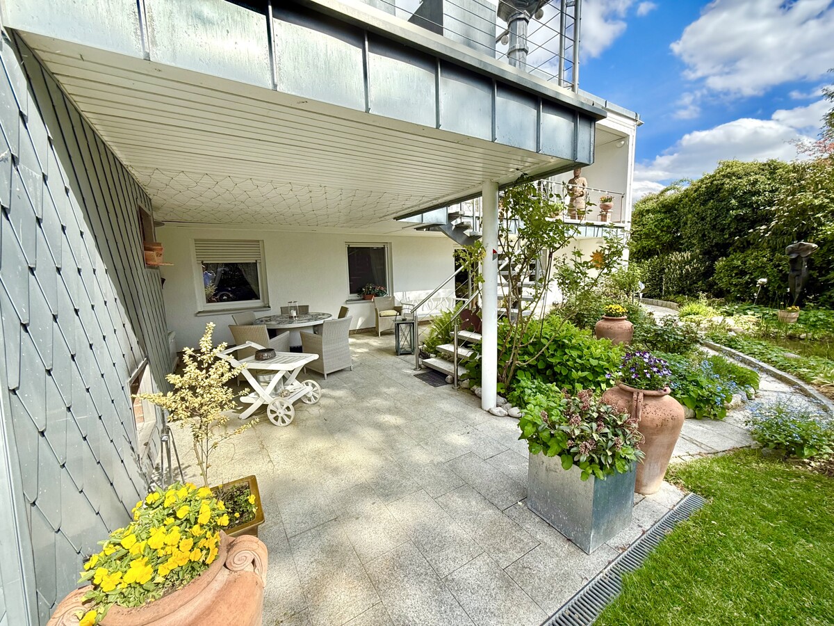 Ihre überdachte Terrasse von Westen
