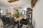 Wohn-Essbereich EG - Zweifamilienhaus in ruhiger Traumlage – Stil, Komfort & Natur
