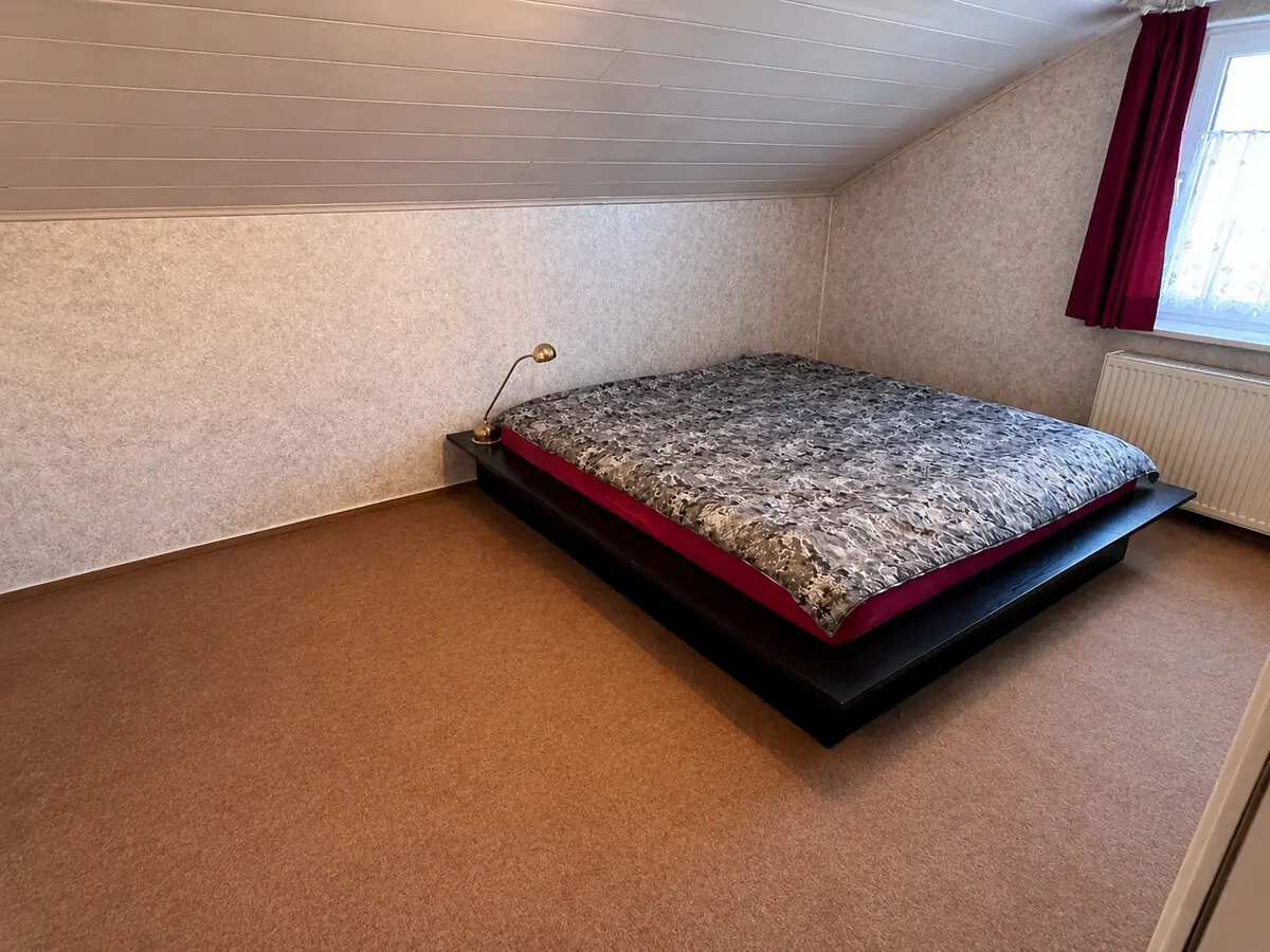 Schlafzimmer Dachgeschoss (KI optimiert)