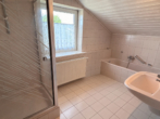 Badezimmer Dachgeschoss (KI optimiert)