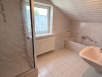 Badezimmer Dachgeschoss (KI optimiert)