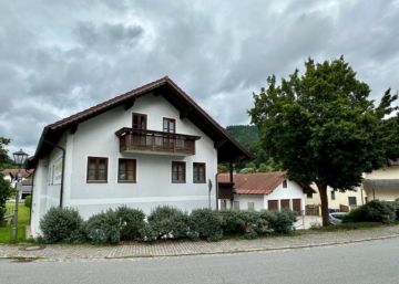 Kapitalanlage oder Eigenbedarf – Wohn- und Geschäftshaus mit vielfältigen Möglichkeiten, 94375 Stallwang, Mehrfamilienhaus