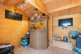Gartenhaus - Bar - Eins, zwei oder drei – flexibles Wohnen mit VIEL Raum zum Leben, PV-Anlage & Nebengebäude