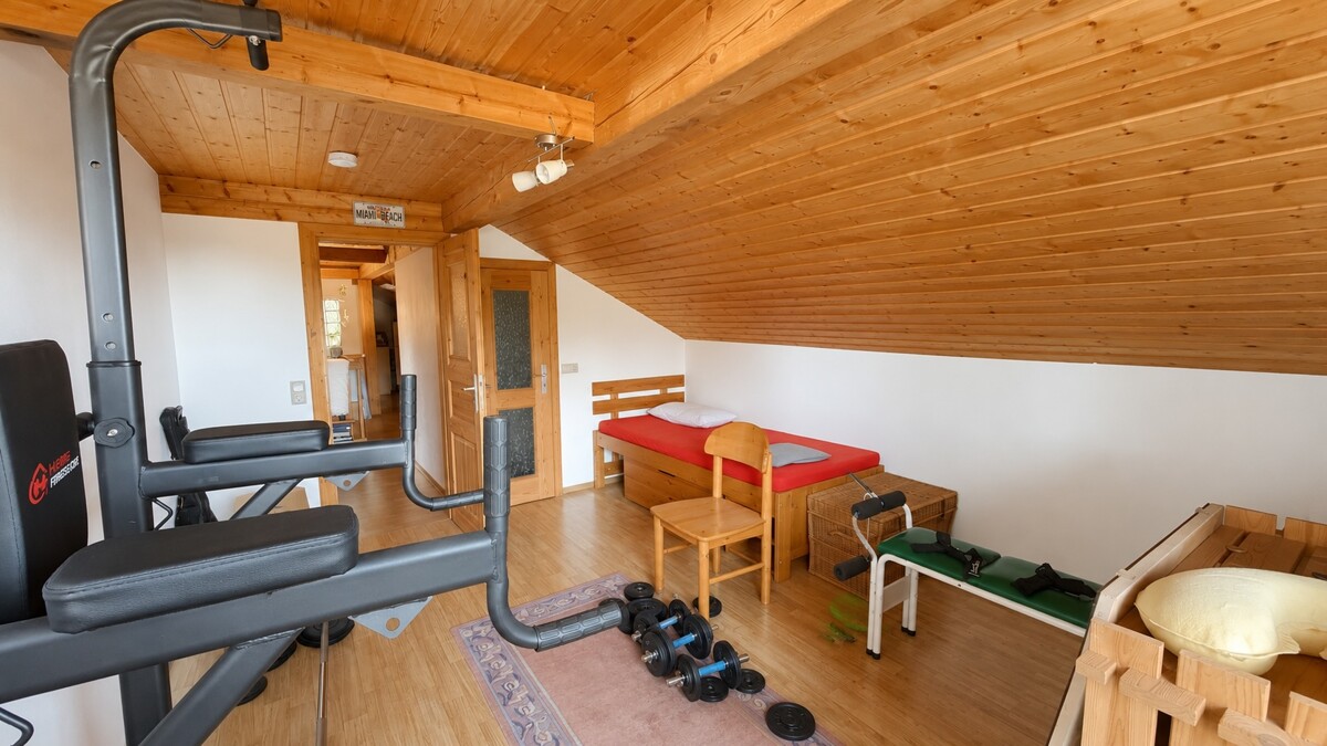 Schlafzimmer 2 DG