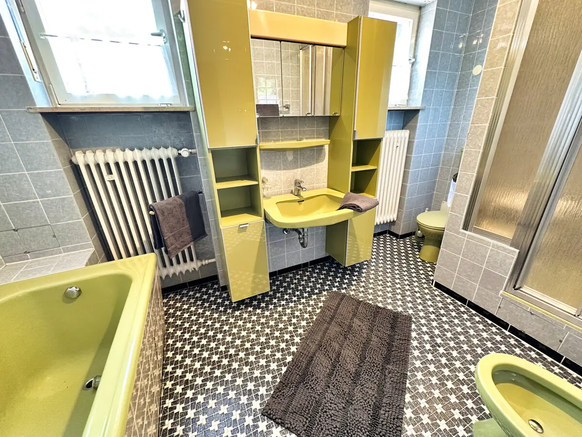 Ihr Badezimmer im OG