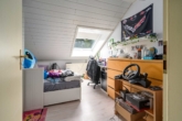 Kinderzimmer DG - Zweifamilienhaus in ruhiger Traumlage – Stil, Komfort & Natur