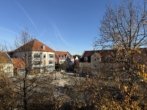 Ausblick - Wohnen und Arbeiten – Große Wohnung mit separatem Büro oder Gästeapartment in Nittendorf!