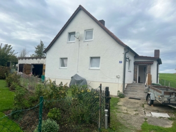 Renoviervierungsbedürftiges Einfamilienhaus in Piesenkofen, 93083 Obertraubling, Einfamilienhaus