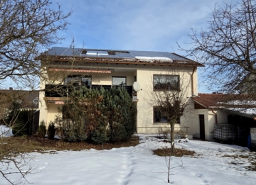 Zweifamilienhaus mit großem, sonnigen Garten, 92439 Bodenwöhr, Zweifamilienhaus