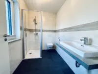 Bad mit Dusche EG