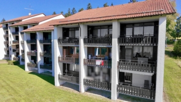 Zwei Wohnungen – ein Kauf: Flexibles Wohnkonzept mit Weitblick., 94209 Regen, Etagenwohnung