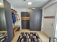 Eingang, Windfang mit Durchgang zur Garage