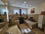 Bad mit Wanne und Dusche