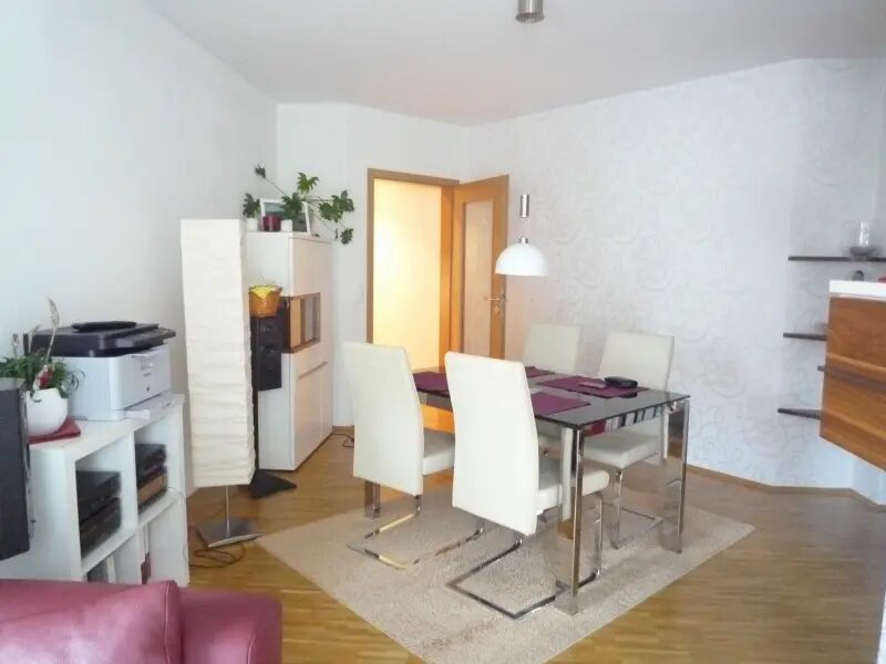 2 Zimmer Wohnung mit großem Bad, Parkettböden, EBK - Foto 3
