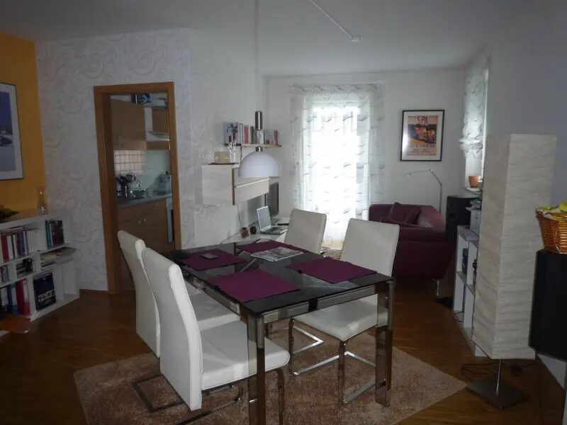 2 Zimmer Wohnung mit großem Bad, Parkettböden, EBK - Foto 2