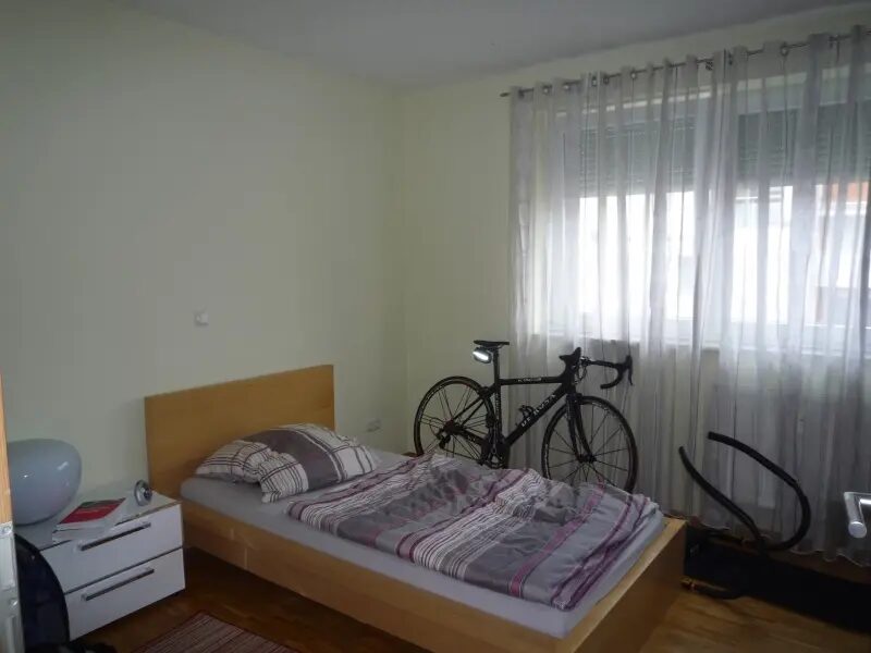 2 Zimmer Wohnung mit großem Bad, Parkettböden, EBK - Foto 4