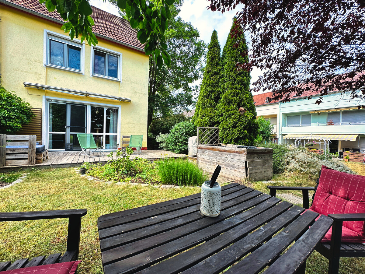 Ihr Haus vom Garten her