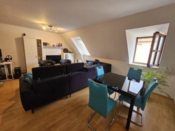 2 Zi. Whg im DG zur Vermietung in Langquaid, 84085 Langquaid, Dachgeschosswohnung