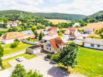 33 - Ländliche Idylle trifft Wohnkomfort – Familienfreundliches EFH mit Loggia, Balkon & schönem Garten