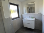 Badezimmer - Drei Zimmer Wohnung in Haugenried zu vermieten