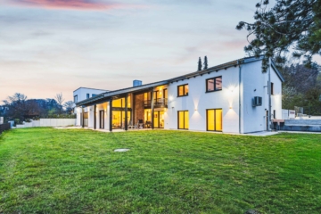 Nur das Beste! Qualitativ herausragendes Anwesen, welches keine Wünsche offen lässt!, 93152 Etterzhausen, Villa