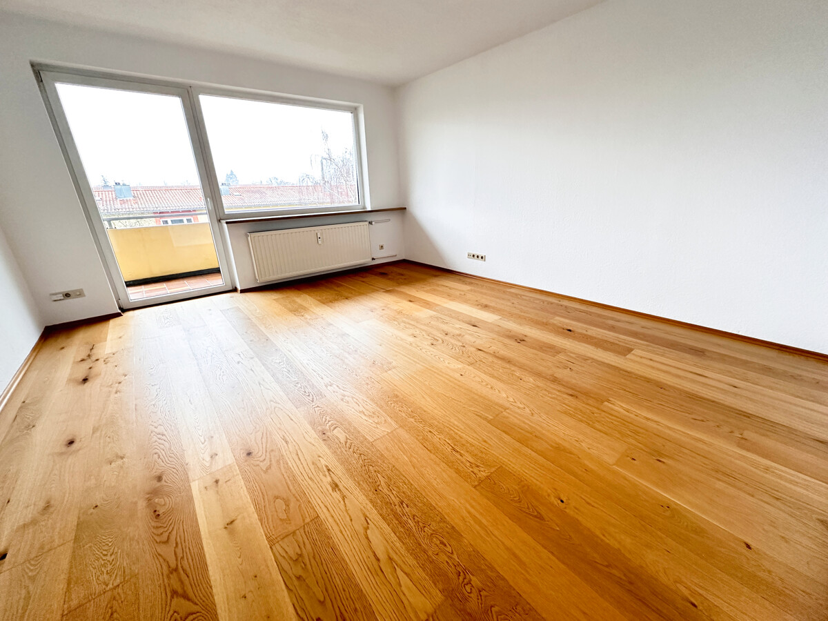 Ihr Wohnzimmer mit Balkon