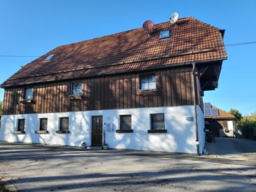 Dorfidylle pur: Uriges Landhaus mit zusätzlichem Bauplatz, 92358 Seubersdorf, Bauernhaus