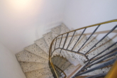 Treppe - Familienglück – REH mit schönem Garten in ruhiger Lage