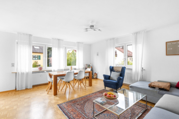 Seltene Gelegenheit! Modernisierte 4-Zimmer-Wohnung mit Süd-Balkon in ruhiger und zentraler Lage, 93051 Regensburg, Etagenwohnung