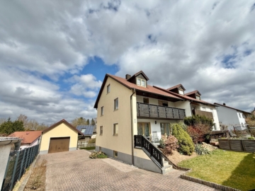 Sonnige Aussichten mit Ausbaupotential – in diesem Sommer schon zu erleben!, 93173 Wenzenbach, Einfamilienhaus