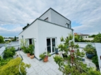 11 - Traumhaft schön – ca. 50m² große Süd-West-Dachterrasse – absolut neuwertig – ruhige Lage