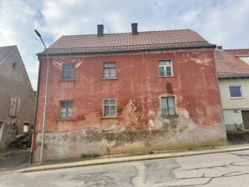 Raum für neue Ideen – Stark Sanierungsbedürftiges EFH mit Garten und Neubaupotenzial!, 92237 Sulzbach-Rosenberg, Einfamilienhaus