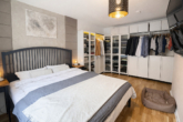 Schlafzimmer - 3-Zimmer-Eigentumswohnung mit Garten und Tiefgaragenstellplatz in Augsburg