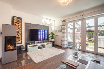 Modernes Raumwunder!, 93073 Neutraubling, Reihenmittelhaus