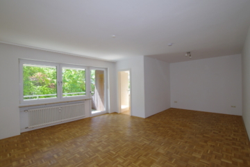|Wohnen im Grünen| Praktisches 1-Zimmer-Apartment mit Balkon – perfekt für Singles oder Studenten, 93049 Regensburg, Etagenwohnung